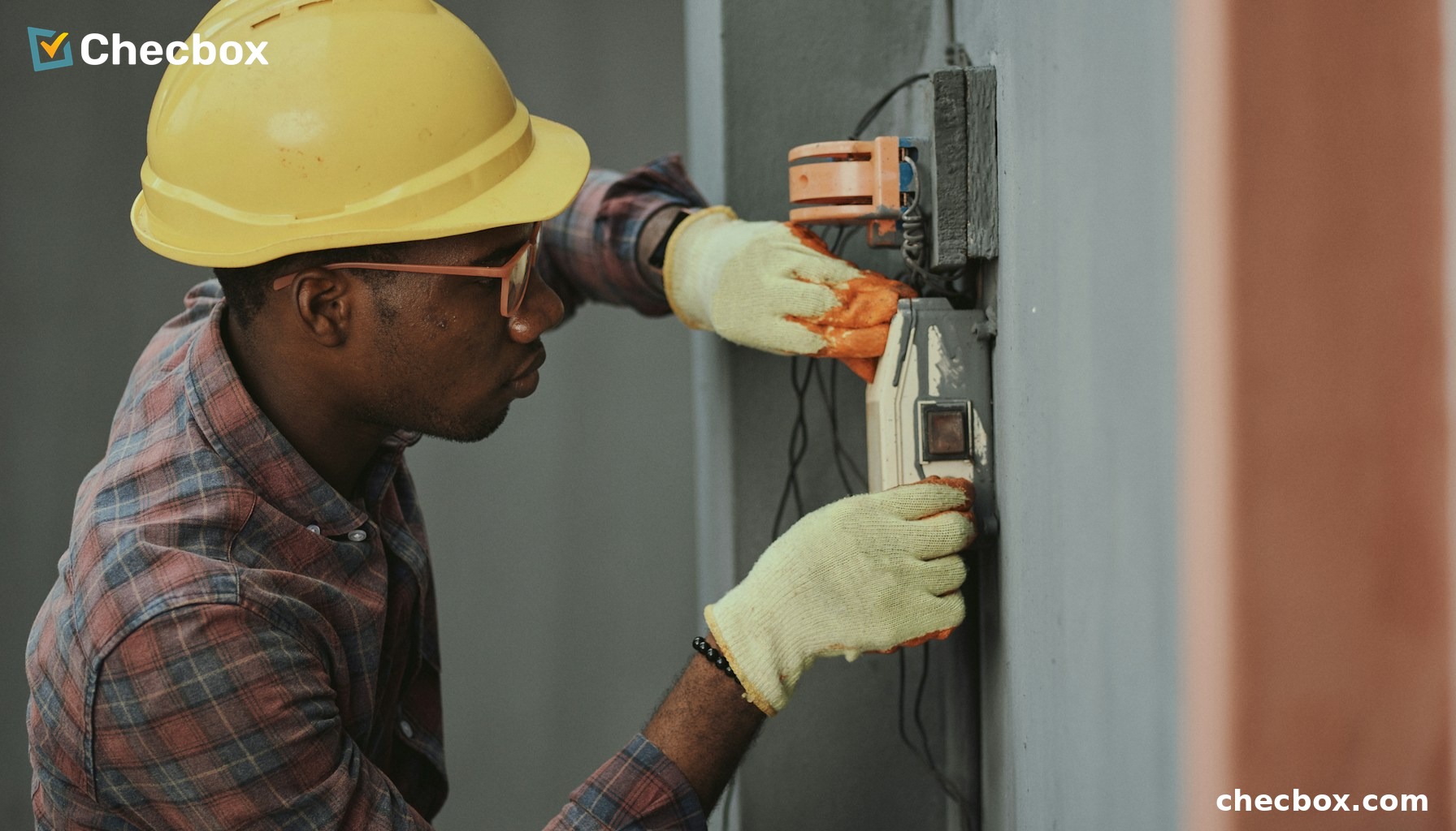 HVAC technician working on air conditioning Australia